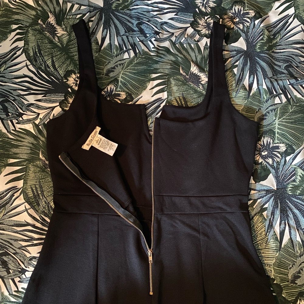 NWOT Black Romper with Gold Zipper Down the Back Sz L - Picture 5 of 6